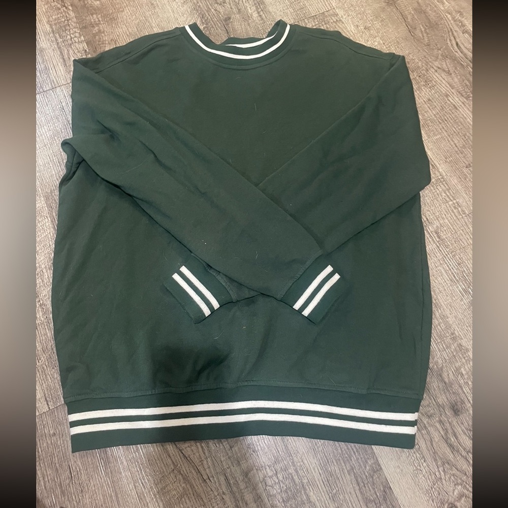 Men’s green sweater